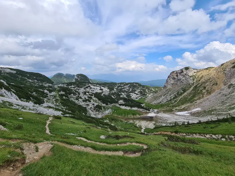 Looking back on the plateau with snow in it.