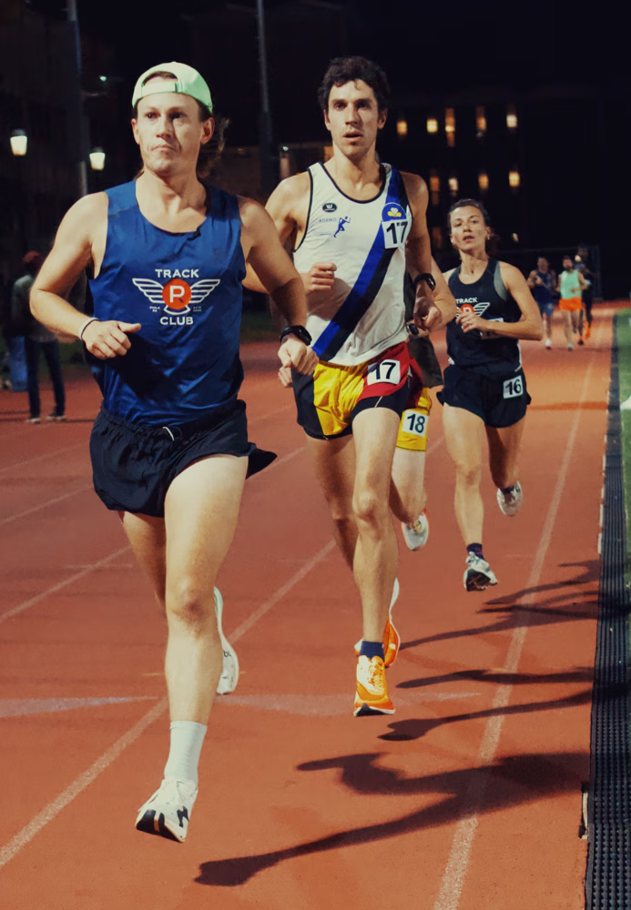 Just chilling in lockstep behind the pacer.